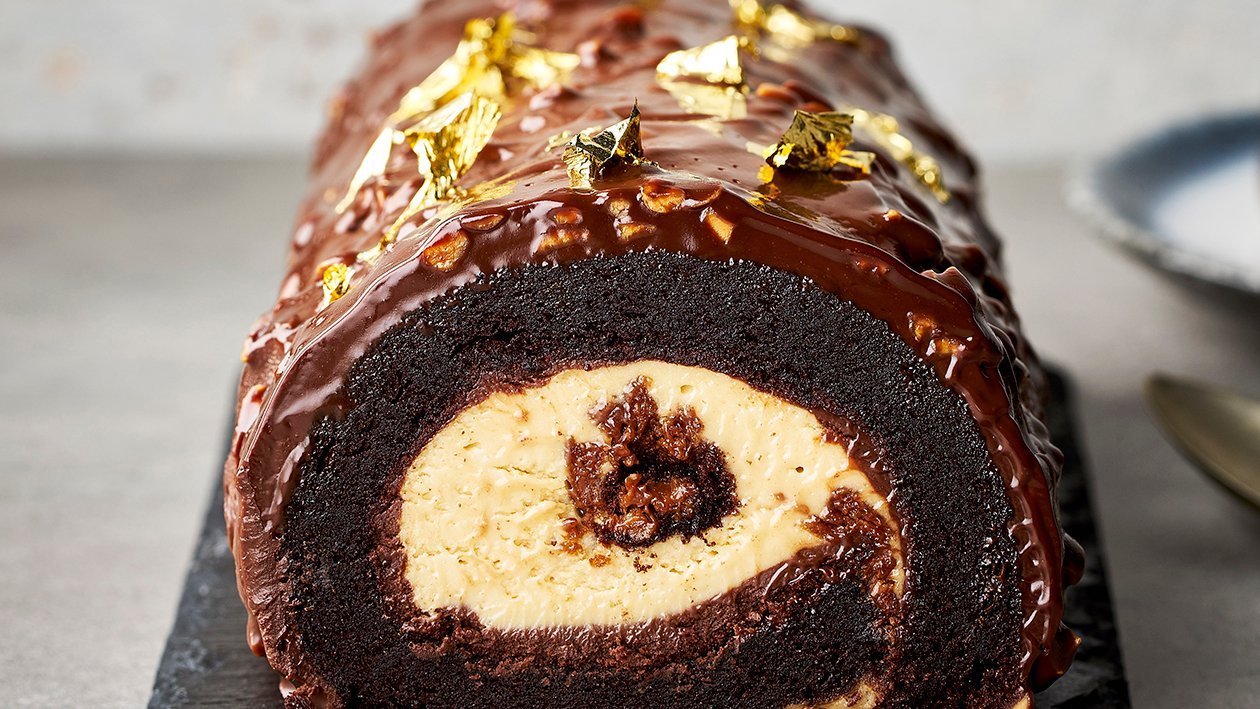 Flourless Chocolate Peanut Butter Roll Cake