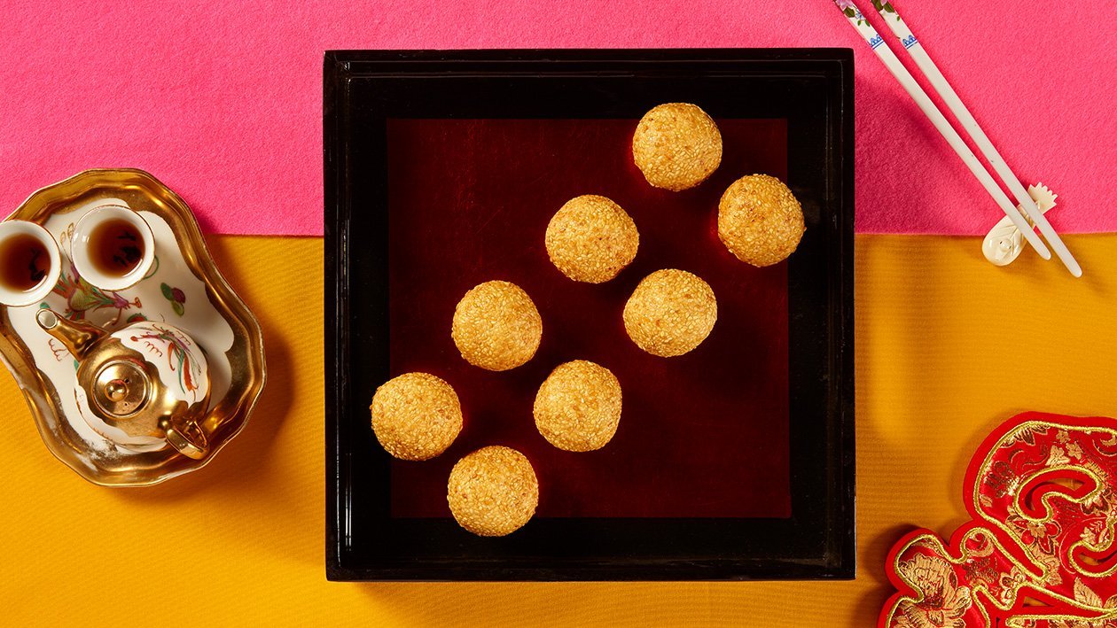 Sesame Yam Balls with Salted Egg Filling