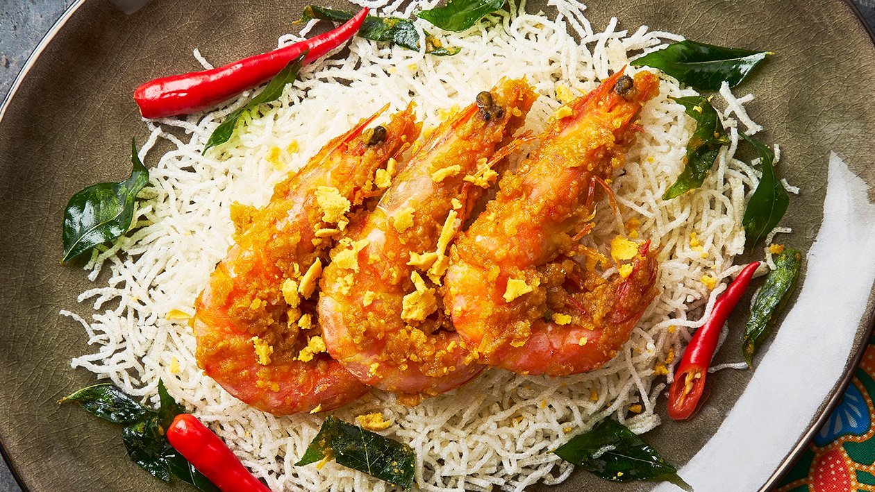Salted Egg Prawn on Crispy Noodles