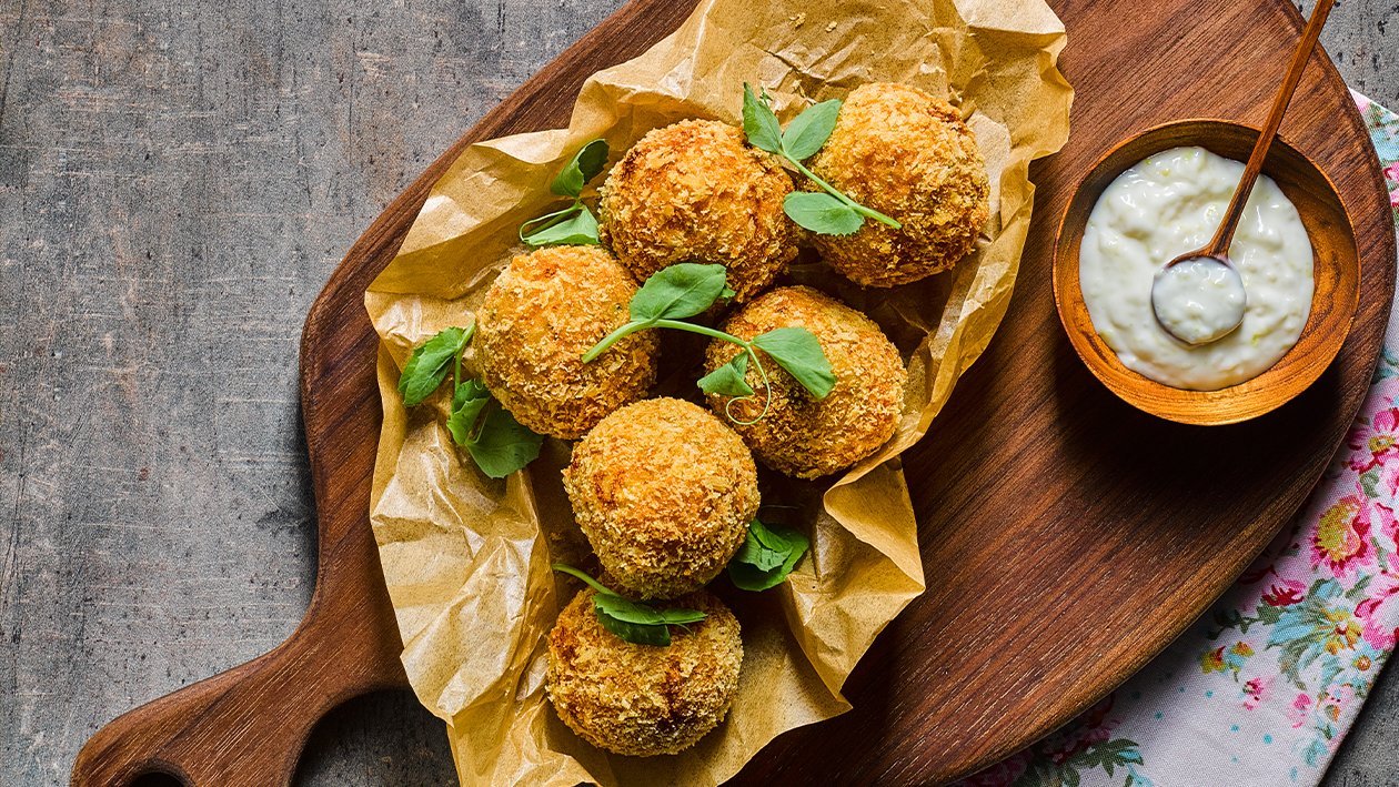 Crabmeat Croquette with Aioli Dip