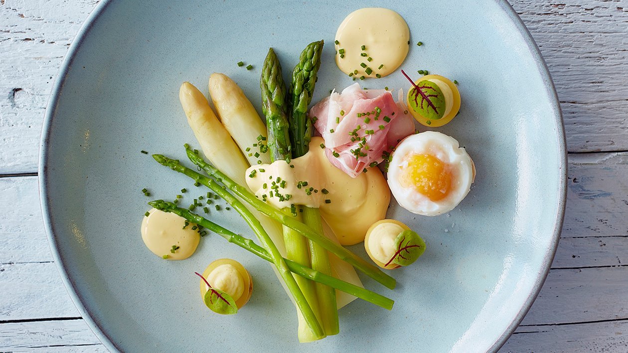 Asparagus à la Flamande